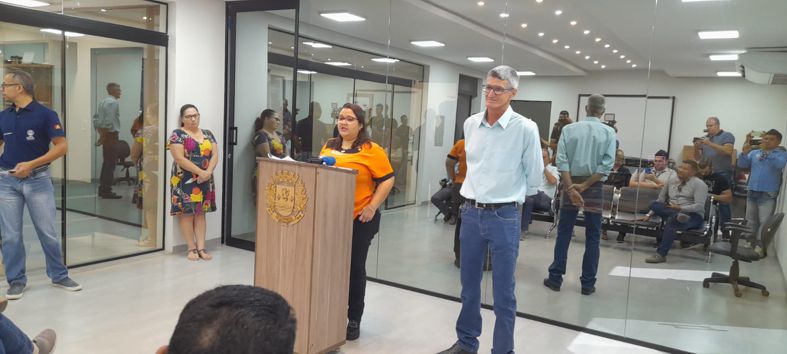 Prefeito na coletiva com a imprensa nesta segunda-feira pela manhã foto Arão Leite