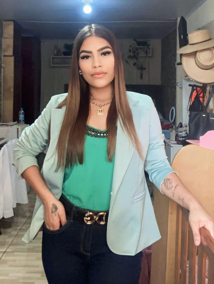 Kamylly Queiroz, elegância e beleza é com ela mesmo!